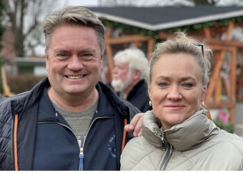 Johnny Hansen og hustruen Gitte Mortensen var lørdag eftermiddag til julemarkedet i Ålbæk.
