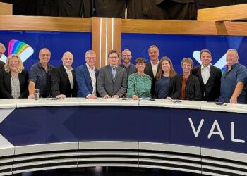 Her ses de 14 kandidater, som medvirkede i debatten.
Foto: Ingrid Buch.