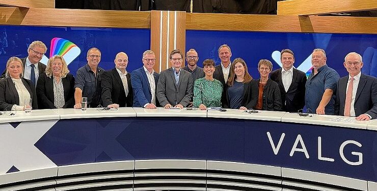 Her ses de 14 kandidater, som medvirkede i debatten.
Foto: Ingrid Buch.