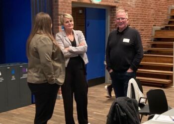 I midten ses håndboldspiller Rikke Nielsen fra LykkeLiga, der til januar holder foredrag i Emmersbæk Kirke.