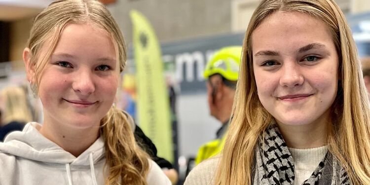 Freya og veninde Laura regner med, at de skal på gymnasiet efter folkeskolen.
Foto: Henriette Maj Pedersen / TV2 Nord.