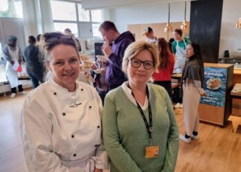 De to ankerlærere på projektet, fra venstre er det Cathrine Viviano, lærer på Gastronom & Service samt Helle Jensen, afsætningslærer på EUD Business.