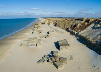 Bunkere på stranden ved Furreby. Foto: Allan Ekström.