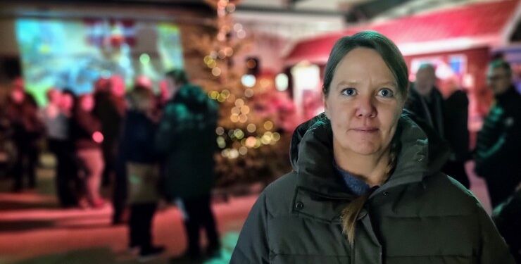 Maibritt Christoffersen fra Tolstrup på besøg i Skills City. Hendes søn Mads startede på EUC Nord i august og er meget glad for det.