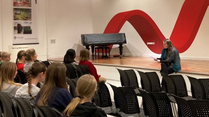 Gry Bruun Nielsen på Hjørring Bibliotek.