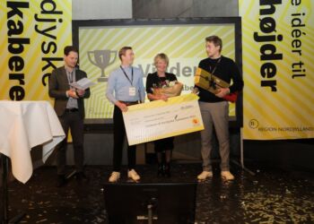 Vinderholdet ICA Smartseat, som består af Tami Søhus-Hartmann, Asger Riiser og Steffen Sørensen fra hhv. SOSU Nord og Tech College.. Foto: Morten Holst.