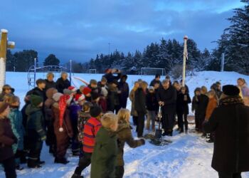 Smalbro i færd med første spadestik. Foto: Bjerg Arkitektur.