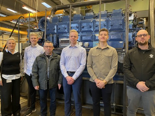 Mester Susanne Winther og Magnus Larsen fra MAN Energy Solutions, mester Niels Baand og Jeppe
Poulsen fra Hirtshals Yard, Michael Rytter og mester Simon S. Bostrup fra Orskov Yard.