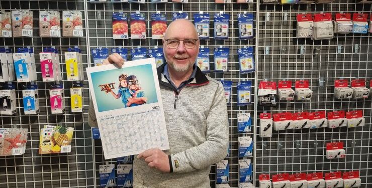 Tommy Høj udnytter at hans virksomhed sælger EPSON printere i mange udgaver og derfor også kan printe kalendere i alle størrelser.