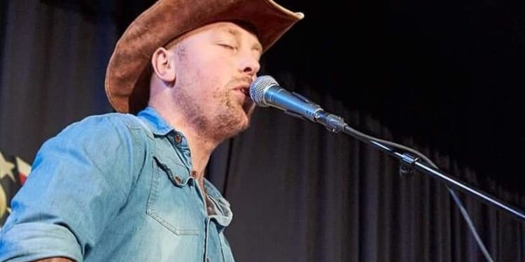 Mikkel Ørligur er blandt de optrædende musikere ved Bindslev Ny Musikfestival.