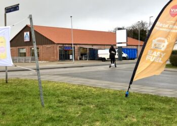 Torsdag morgen var det ikke kunder, der tømte Aldi på Frilandsvej i Hjørring. Foto: Palle W. Nielsen