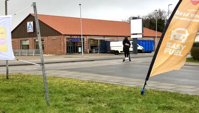Torsdag morgen var det ikke kunder, der tømte Aldi på Frilandsvej i Hjørring. Foto: Palle W. Nielsen