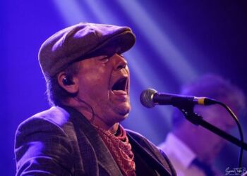 Anders Munch vil tage på en årlig landsdækkende soloturné for at gøre en forskel for udsatte børn, unge og voksne og ensomme ældre.