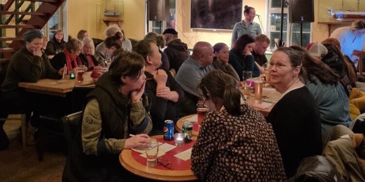 Musikbingo på Hirtshals Kro. Foto: Mads Halle Bruun.