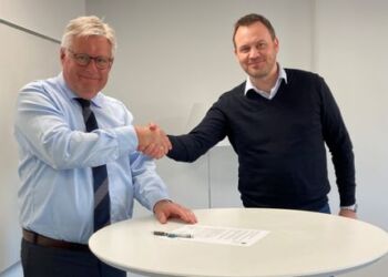 Borgmester Søren Smalbro og adm. direktør Christian Esbensen, Lilleheden A/S. Foto: Hjørring Kommune.