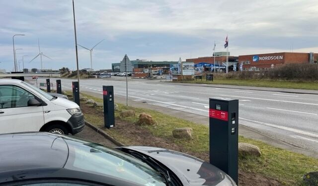 Elladestandere ved Hotel Skaga overfor Nordsøen Oceanarium. Foto: Arkiv.