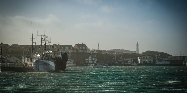 Vesthavnen med udsigt mod Hirtshals Fyr. Foto (arkiv): Arturs Pirazkov.