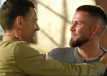 Simon Kvamm valgte at tage Kristoffer Lundholm fra Tornby med til årets 'X Factor'-liveshows.
Foto: TV2