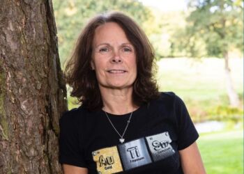 Anne Skov Jensen har de seneste fire år  rejst rundt i landet sammen med Peter Lund Madsen og holdt foredrag om hjernen. Pressefoto