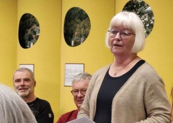 Henny Nielsen leverede guldkorn om bjesk på Hirtshals Museum. Bagved ses Henning Christensen og Jakob Kofoed.