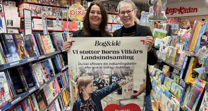 Henriette og Malene hos Bog & idé i Hirtshals.