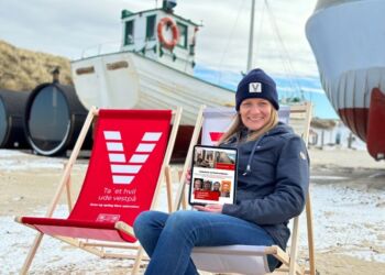Carina Westmark er marketingchef hos VisitNordvestkysten og ses her på Løkken Strand.