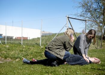 Ny indsats skal sætte livreddende førstehjælp på skoleskemaet.j