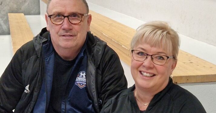 Store smil og tilfredshed hos
Peter Steen fra Hjørring Futsal Klub og Mette Brath fra Bagterp Gymnastiforening.