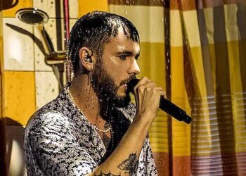 Kristoffer Lundholm under første liveshow i X-Factor. Foto: Lasse Lagoni / TV 2.