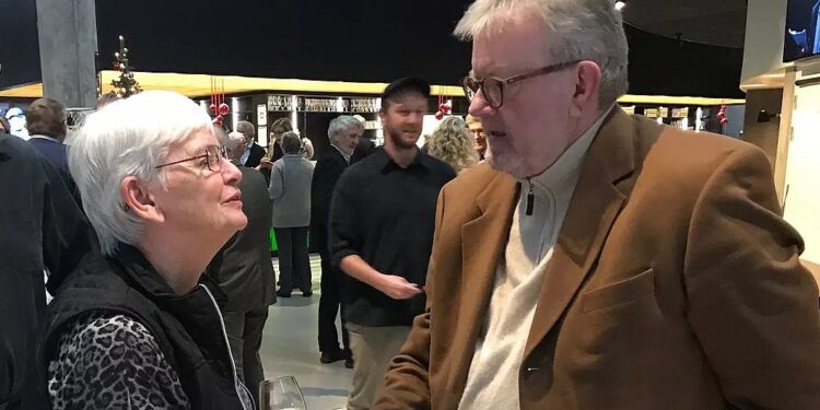Peter Schrøder sagde farvel til venner og bekendte ved sin afskedsreception på Vendsyssel Teater i december 2017.
Foto: Per Frank Paulsen / TV2 Nord.