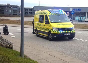 Ulykken skete som tidligere omtalt søndag eftermiddag ud for Aldi i Hirtshals. Foto: Presse-fotos.dk.