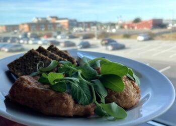 Lækre fiskefrikadeller med udsigt til Hirtshals. Foto: Palle W. Nielsen