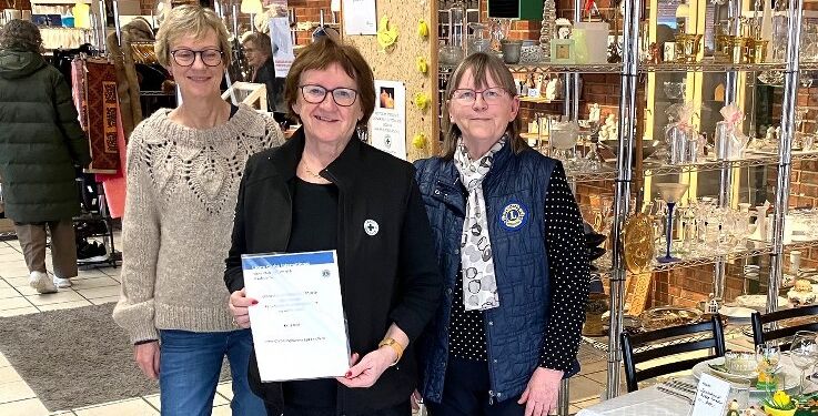 Jette Videnkjær flankeret af Birthe Dam og Hanne Ankersen. Foto: Palle W: Nielsen