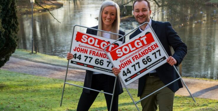 Thomas Beith og Sabine Hald Nielsen midt i dejlige Hjørring. Pressefoto