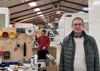 Direktør Anders Hornebo i en af monteringshallerne hos Scanvogn. Foto: Erhverv Hjørring.