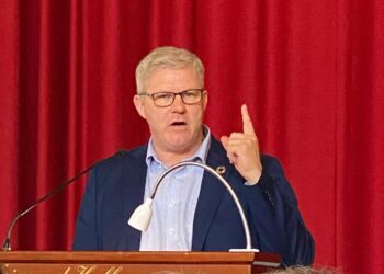 Arne Boelt ved et repræsentantskabsmøde i foråret i Vejgaardhallen. Foto: Mai-Britt Beith.