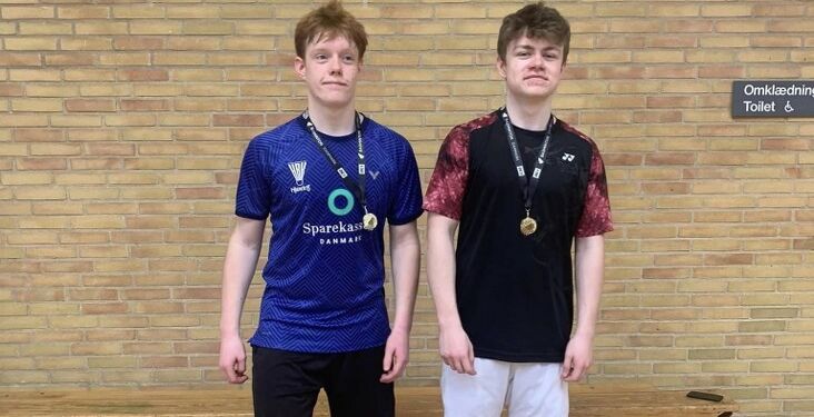 Rasmus Enevoldsen (tv) fra Hjørring Badmintonklub og Andreas Rimaas fra Greve vandt i herredouble DM.