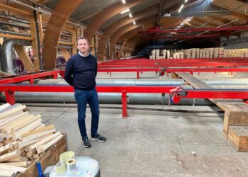 Produktionen kører på lavt blus op til påske, hvilket gav direktør Christian Esbensen tid og ro til en fascinerende rundvisning hos Lilleheden A/S. Foto: Niels Skipper.