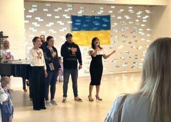 Hånden på hjertet til nationalsangen. Foto: Palle W. Nielsen