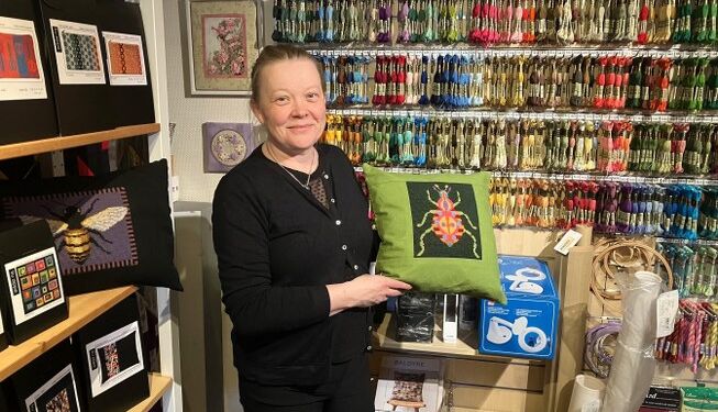 Tina Mølbjerg Pape  fik nye kunder i butikken efter KREA-Messen i 2022. Foto: Palle W. Nielsen