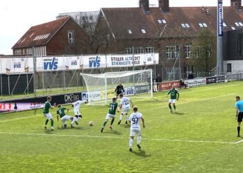 Hjemmeholdet i de hvide dragter leverede en udmærket kamp. Foto: Palle W. Nielsen
