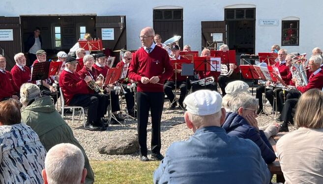 Bagterp Blæseorkester har også tidligere underholdt ved Hirtshals Fyr. Foto: Niels Skipper.