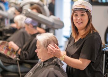 Paninneuaq Susanna Heilnann, i daglig tale kaldt Pingo, har bestået svendeprøven i frisørfaget.