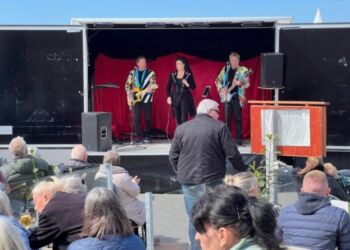Lennart Johannessen, Judy Glosted, Torben Eilersen i Fede Finn & Funny Boyz har også tidligere spillet foran Hirtshals Kro. Foto (arkiv): Niels Skipper.