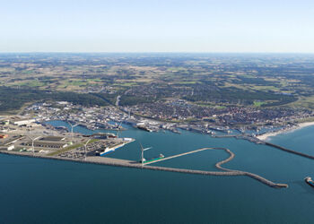 Foreløbigt udkast til den kommende havneudvidelse, når den står færdig. Placering og antal af vindmøller er endnu ikke fastlagt.