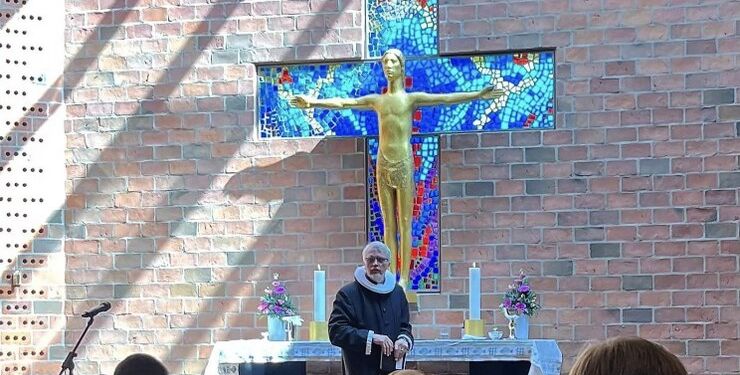 Bjarne Hougaard i Emmerbæk Kirke.