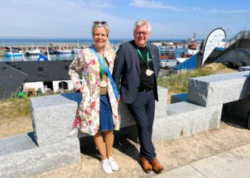 Byrådsmedlem og turistchef Laila Zielke (S) og borgmester Søren Smalbro (V) sidder begge i bestyrelsen og har gode grunde til at glæde til Naturmødet 2025. Foto: Niels Skipper.