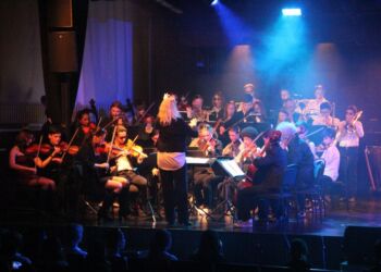 Mölndal Kulturskoles Symfoniorkester og Big Band.