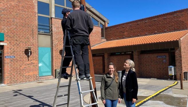 På billedet ses projektleder Stine Dam fra Destination Nordvestkysten sammen med turistchef Laila Zielke, som også sidder i en arbejdsgruppe omkring projektet samt i bestyrelsen for Naturmødet.