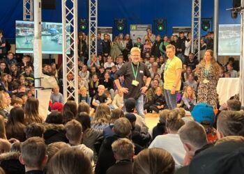 Naturmødechef Leif Lund Jakobsen ved åbningen af Naturmødet 2023 i Hirtshals. Foto (Arkiv): Hanne Skipper.